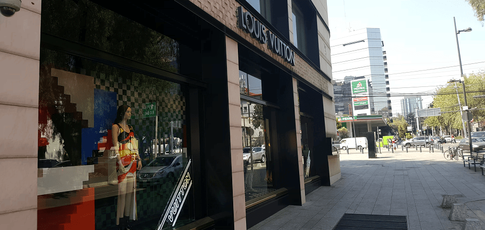 Louis Vuitton gana el primer asalto contra Amazon en los tribunales por la venta de falsificaciones